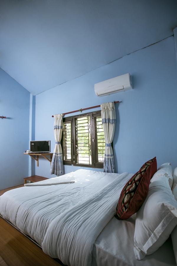 Sauraha Nana Hotel Exterior foto