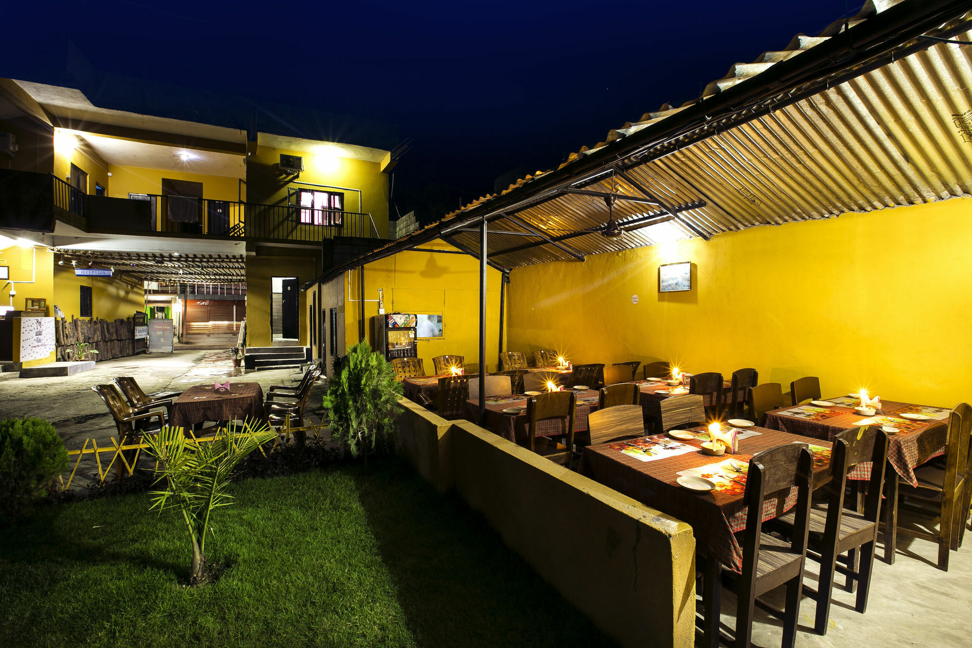 Sauraha Nana Hotel Exterior foto