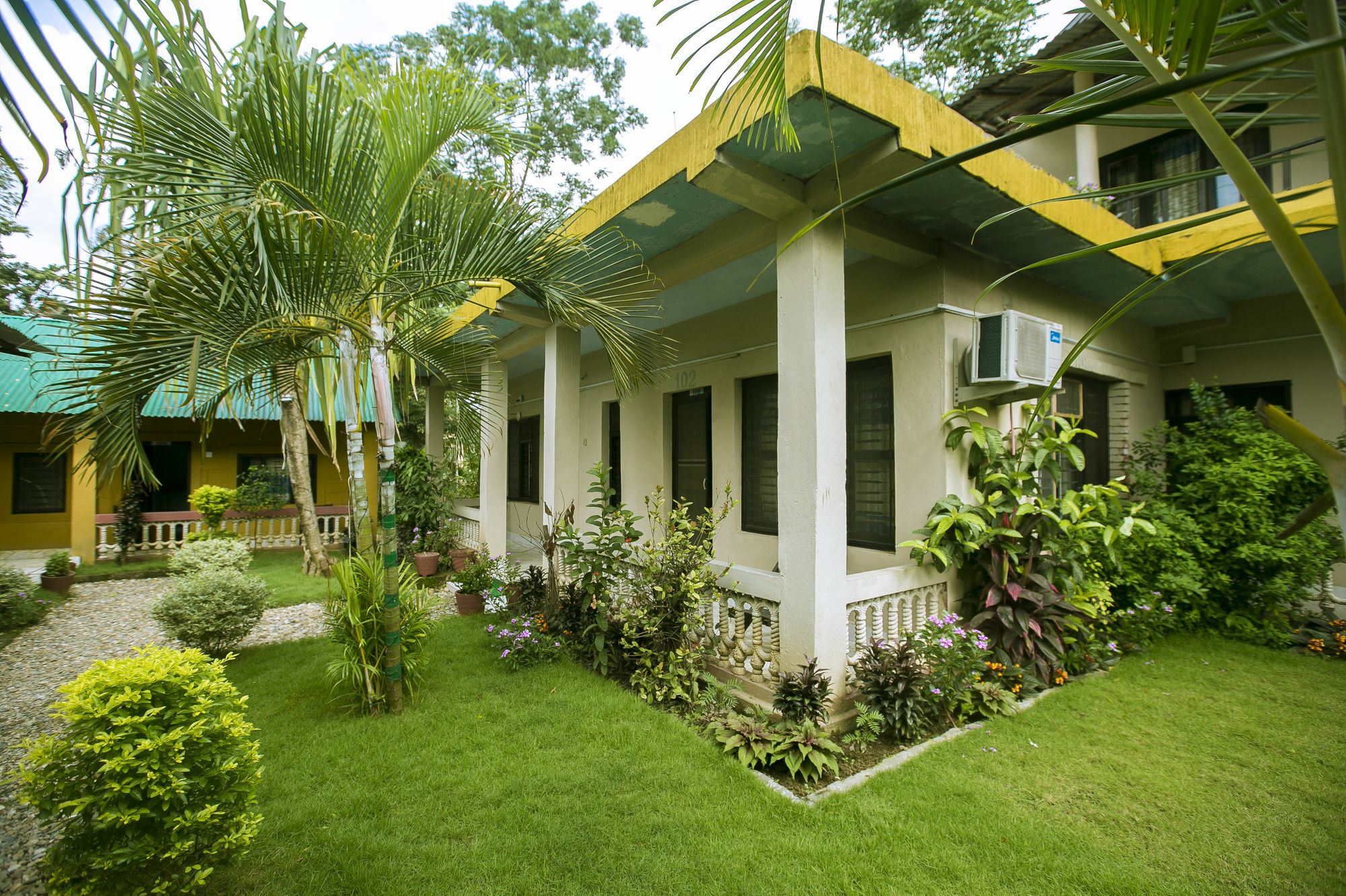 Sauraha Nana Hotel Exterior foto